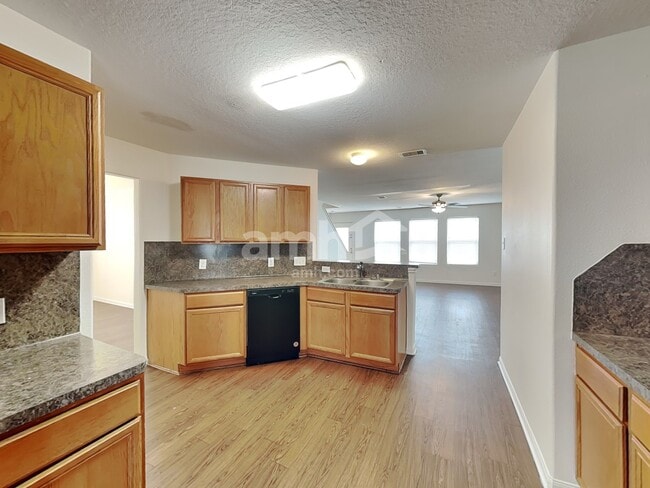 Building Photo - 3631 Barkers Crossing Ave