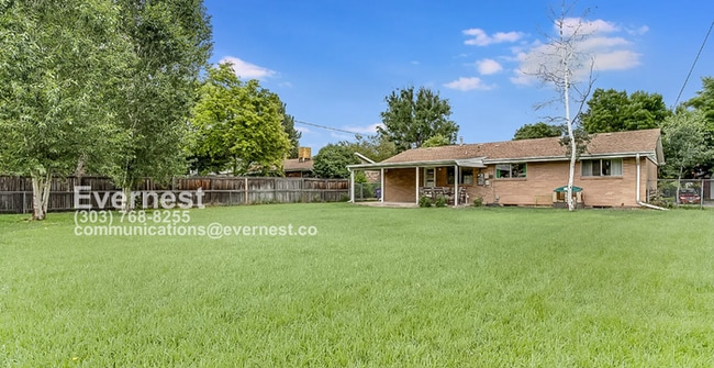 Foto del edificio - 4-Bedroom, 2-Bathroom Home with Large Yard...