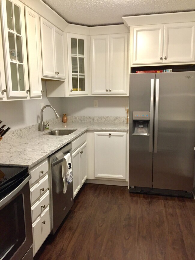 Building Photo - 100 Oxbow Dr