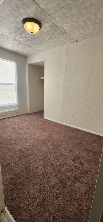 Primary Photo - 520 S Warren Ave
