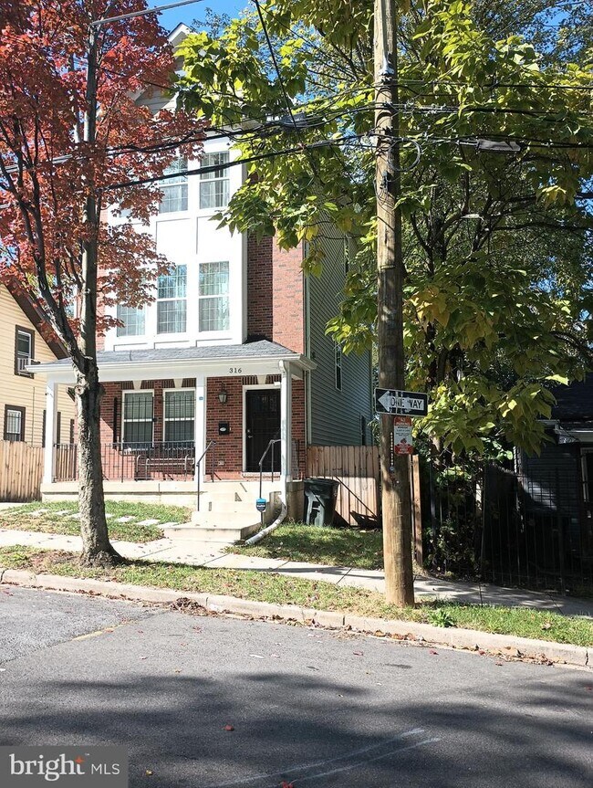 Building Photo - 316 56th St NE