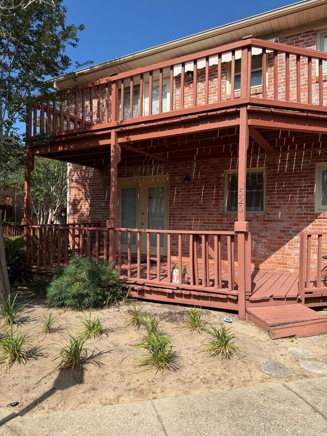 Foto del edificio - Large Studio Condo Downtown Walking Distance to the Florida State Capitol