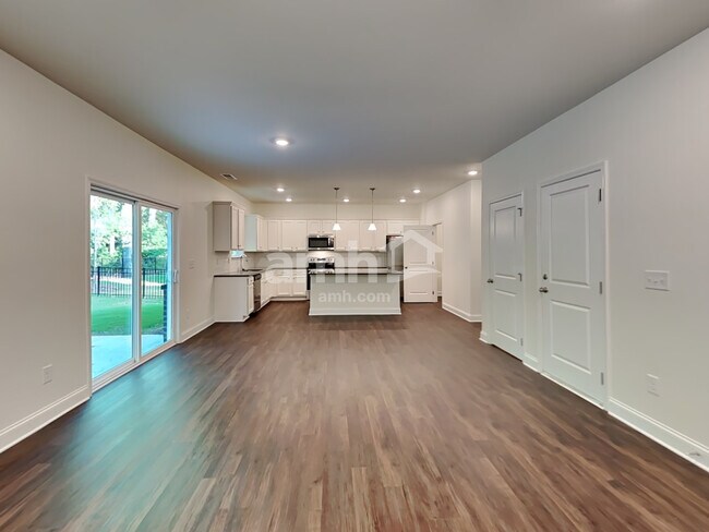 Foto del edificio - 669 Carnaby Ln