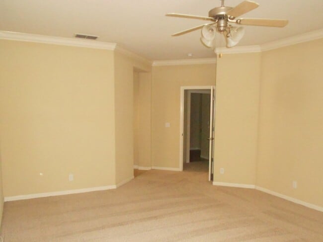 Building Photo - 3 bedroom 2 bath house in Yuba City