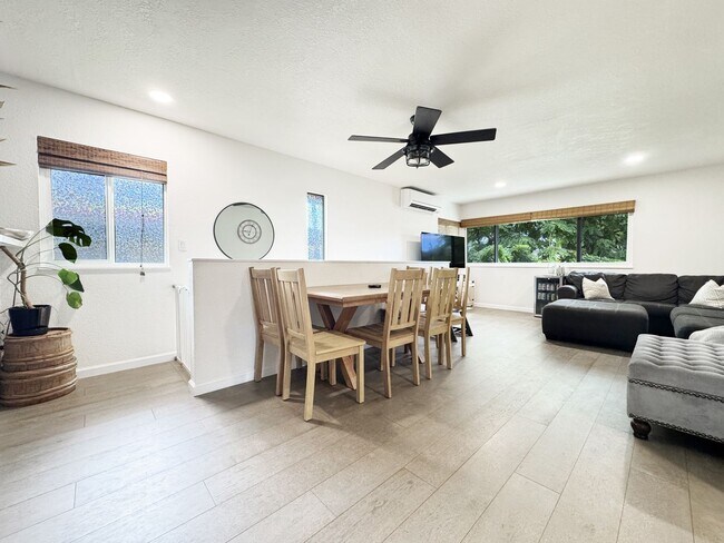 Foto del edificio - Pet Friendly Kailua Townhouse with A/C