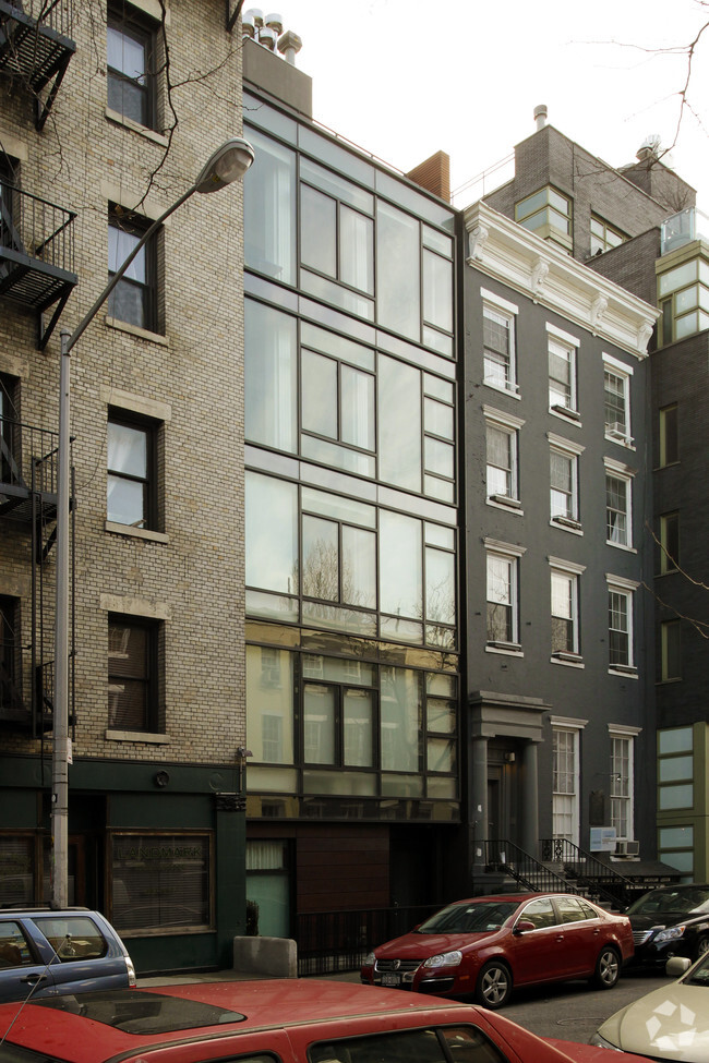Buildign Photo - Likely Conversion To Condos