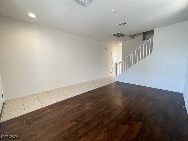 Building Photo - 1838 Versante Ave