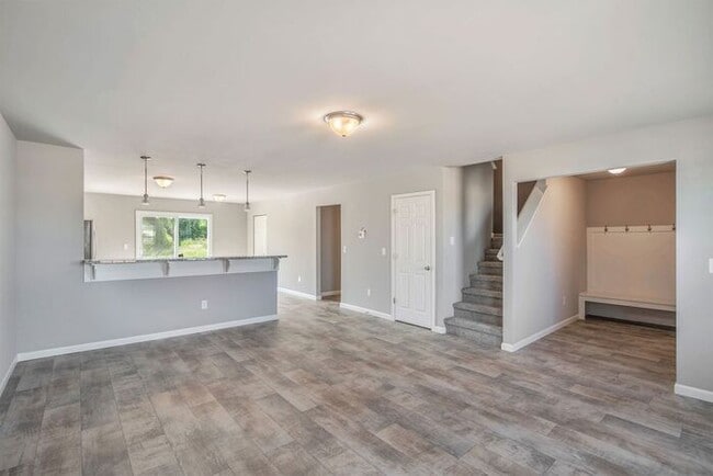 Building Photo - 7132 Primrose Ln