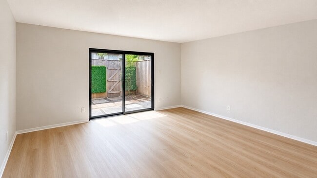 Building Photo - 11550 Chimney Rock Rd