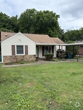 Building Photo - 905 Malquin Dr