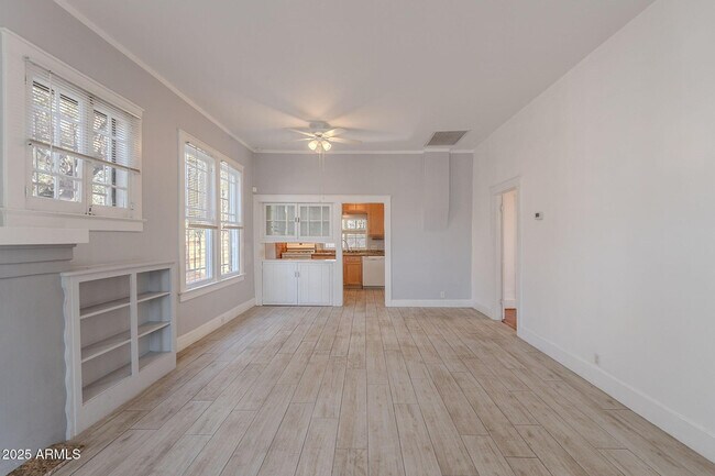 Foto del edificio - 711 E McKinley St