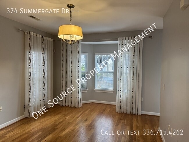 Foto del edificio - 374 Summergate Dr