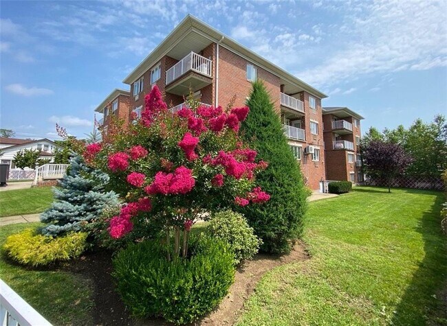 Building Photo - 2629 E 23rd St