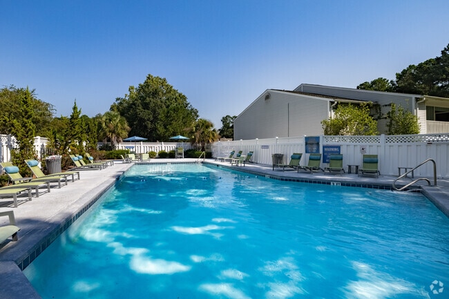 Pool - Azure Cove Apartment Homes