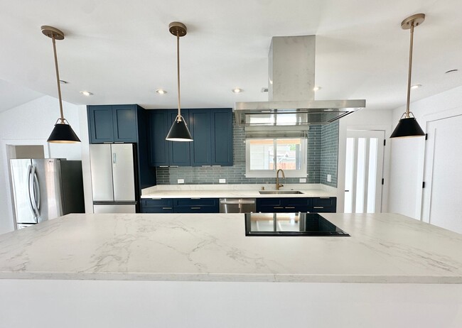 Building Photo - Fully Renovated 5bd/3.5bth Novato Home