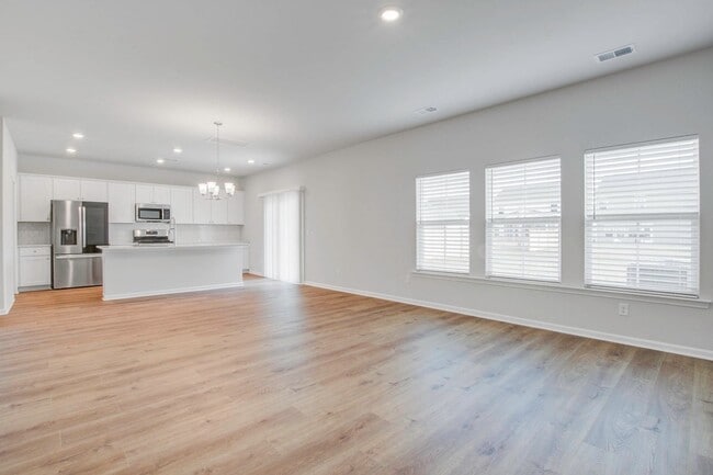 Building Photo - Summers Corner Home