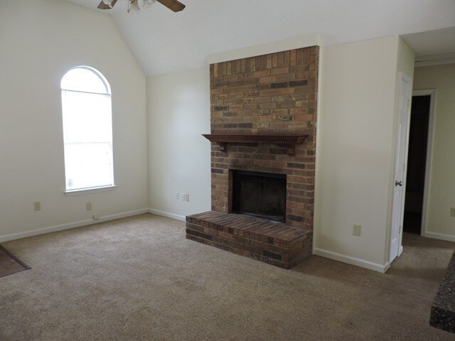 Foto del edificio - 7869 Nelson Wood Cove