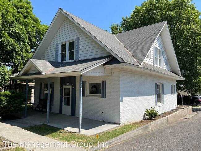 Building Photo - 4 br, 2 bath House - 1111 S Washington Street