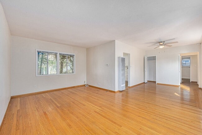 Photo - 3125 Fernside Blvd House