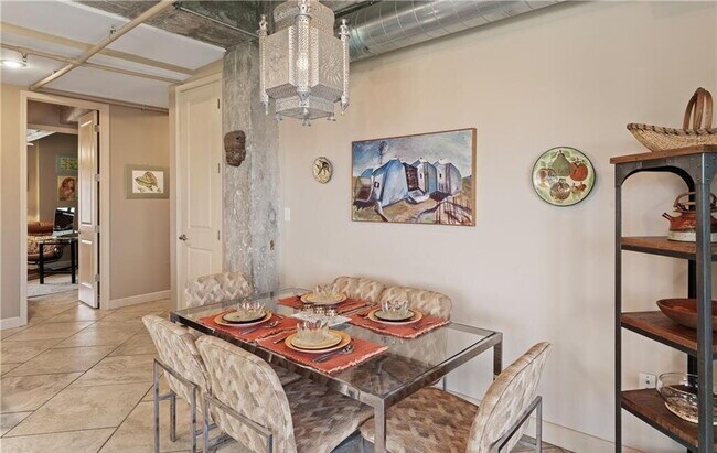 Foto del edificio - Contemporary Unit with High-End Features