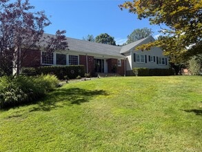 Building Photo - 29 Eastview Dr