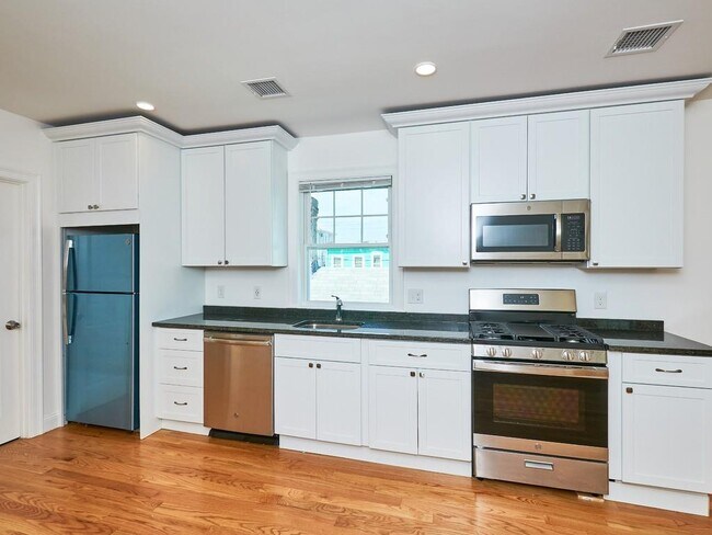 Foto del edificio - 156 Bow St