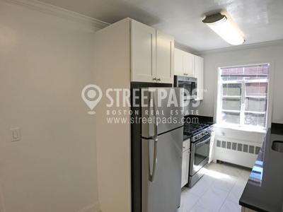 Foto del edificio - 1 bedroom in Brookline MA 02446