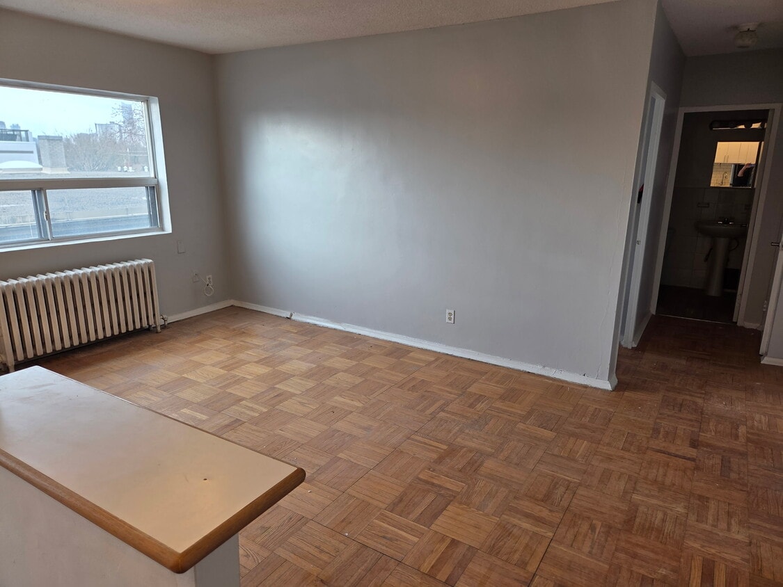 Building Photo - Hillsdale Manor