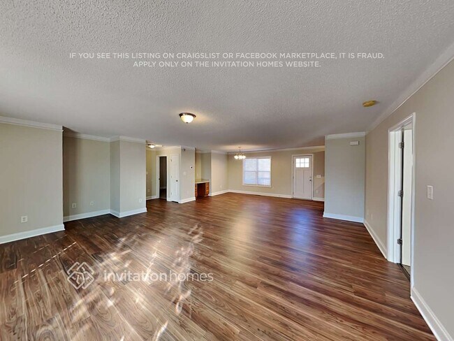 Foto del edificio - 5311 Oaktree Dr