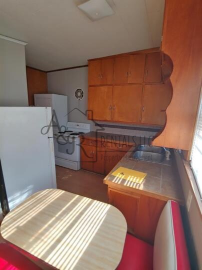 Building Photo - 215 Belleville