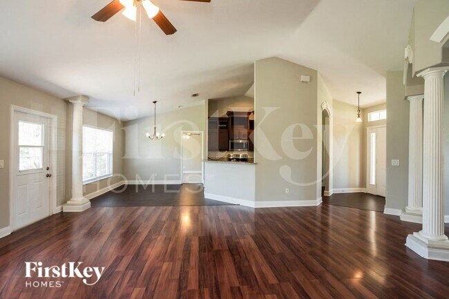 Building Photo - 4633 Fernway Dr
