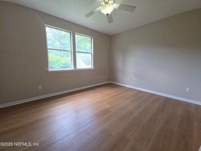 Foto del edificio - 6070 Bartram Village Dr