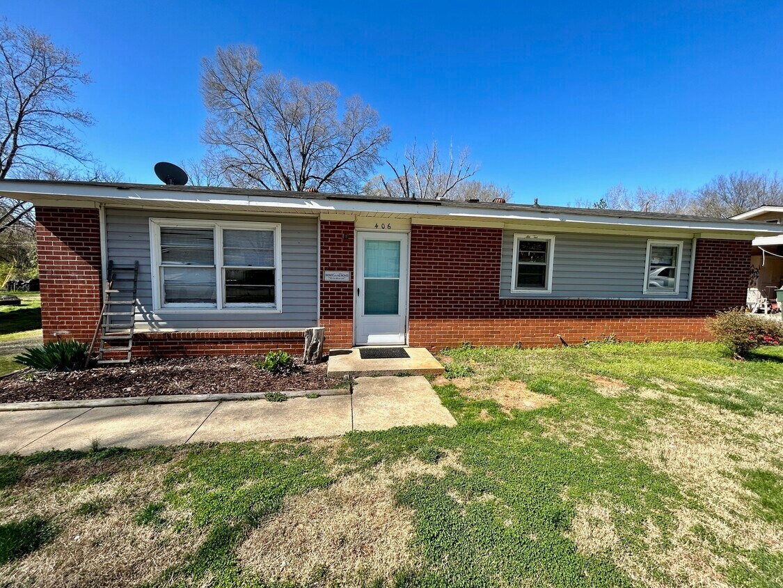 406 Doggett Dr, Graham, NC 27253 House Rental in Graham, NC