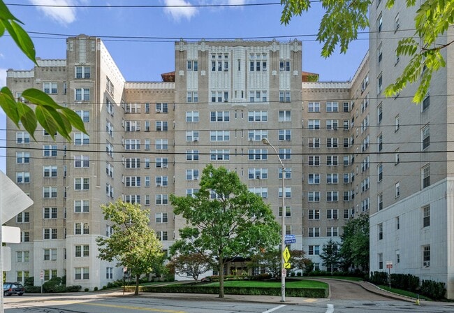 Building Photo - The Royal York Apartments