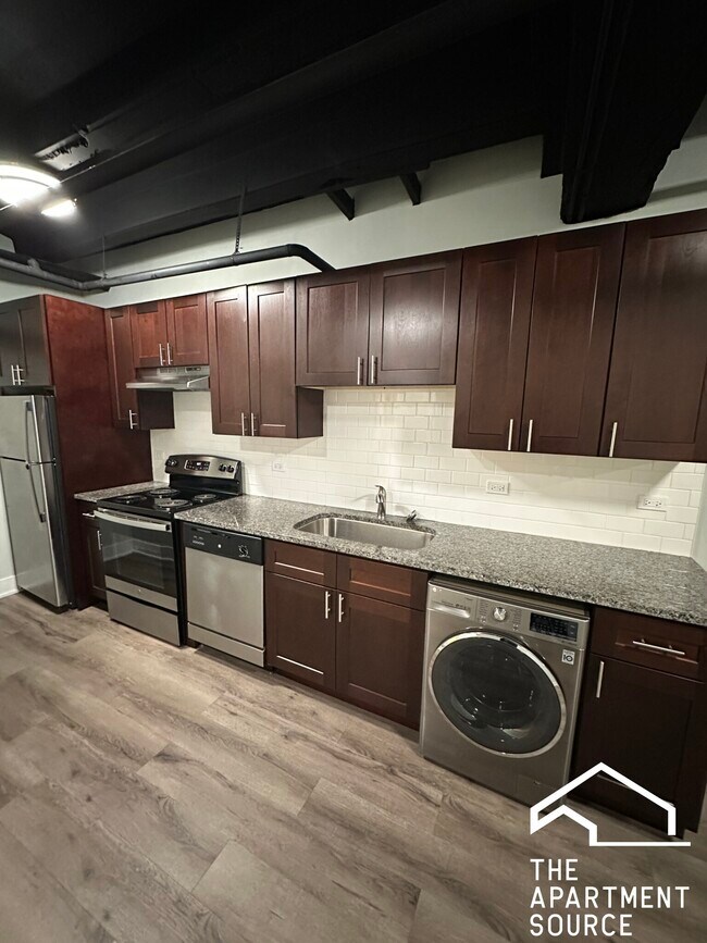 Foto del edificio - 725 Saint Johns Ave