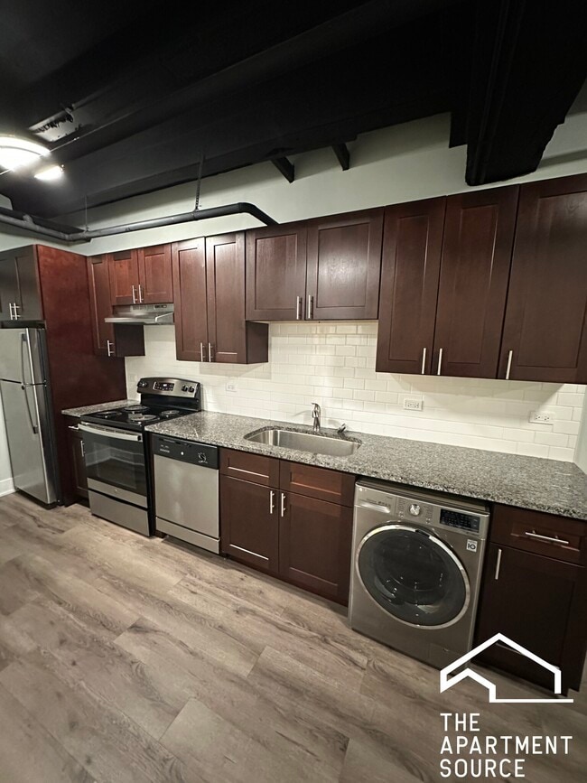 Building Photo - 725 Saint Johns Ave