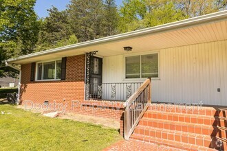 Building Photo - 833 Ashland Terrace