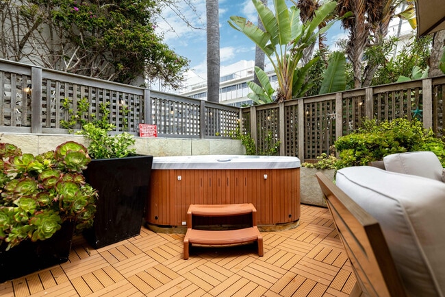 Building Photo - 457 Coast Blvd