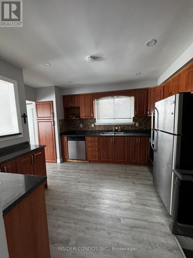 Building Photo - 49 Doncaster Dr