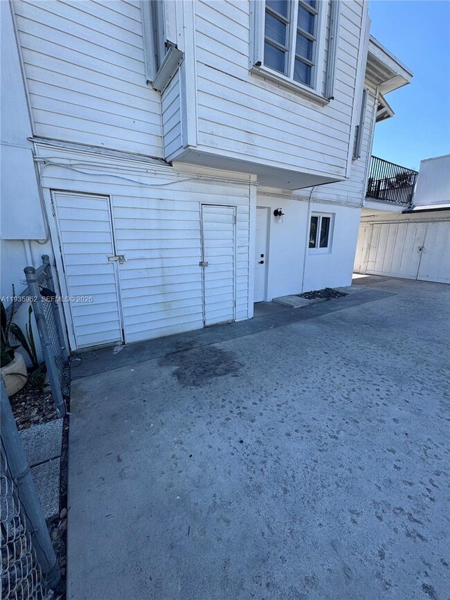 Building Photo - 290 NW 45th Ave