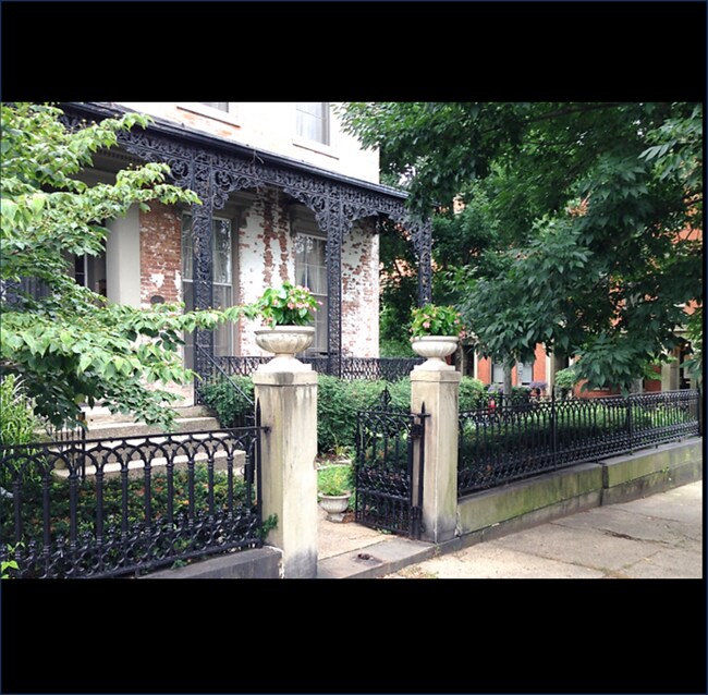 Building Photo - 201 Garrard St
