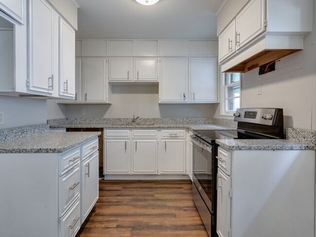 Building Photo - Beautiful renovation! 3bd 2 bath home in Sea Isle!