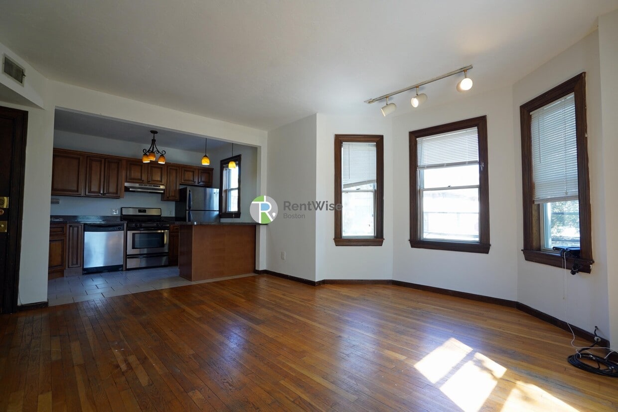 Photo - SEPT 2026-Awesome JP 3 bed. Student OK! Easy MBTA Orange Line! NO FEE