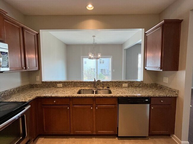 Foto del edificio - 8206 Yaxley Hall Dr