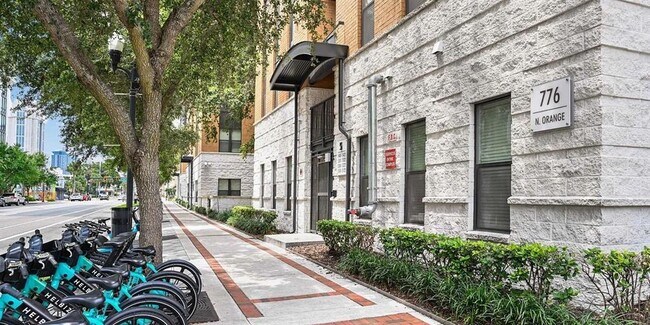 Foto del edificio - 776 N Orange Ave
