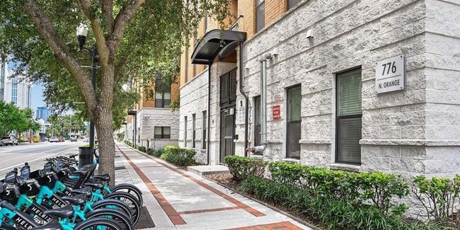 Building Photo - 776 N Orange Ave