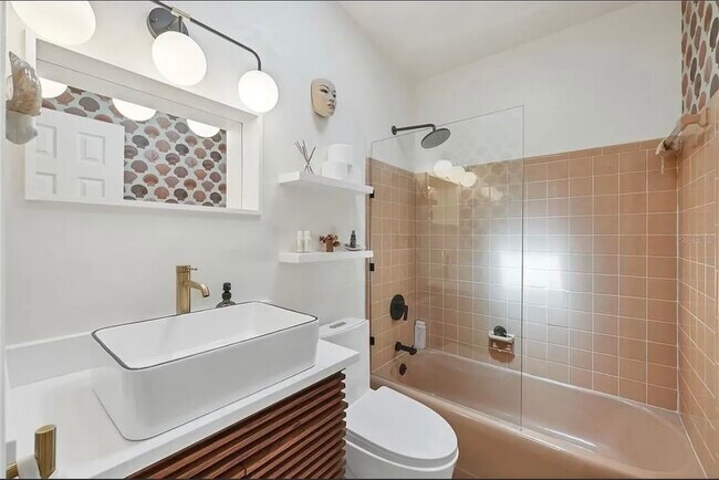 Foto del edificio - 6731 Northampton Pl