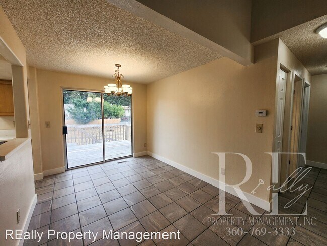 Foto del edificio - 5 br, 2 bath House - 8406 Hickory Pl