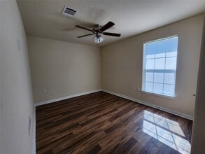 Building Photo - 2402 14th Ave N