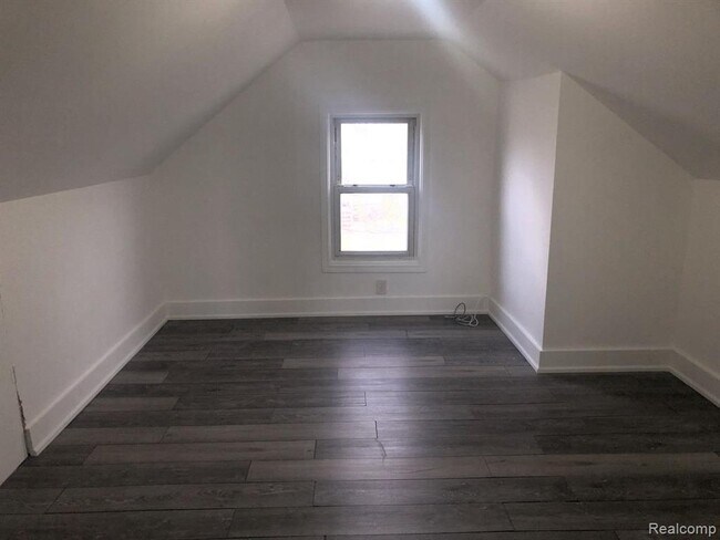 Foto del edificio - 8317 Studebaker Ave